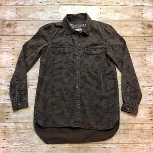 Madewell Tomboy Work Shirt In Camo Green